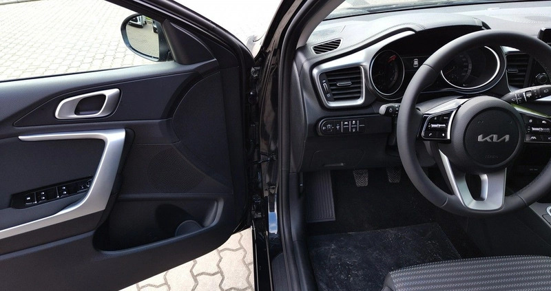 Kia Ceed cena 103500 przebieg: 10, rok produkcji 2024 z Bełchatów małe 436